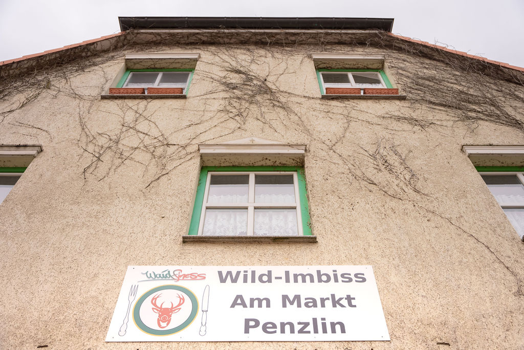 Wild-Imbiss-Am-Markt-Penzlin