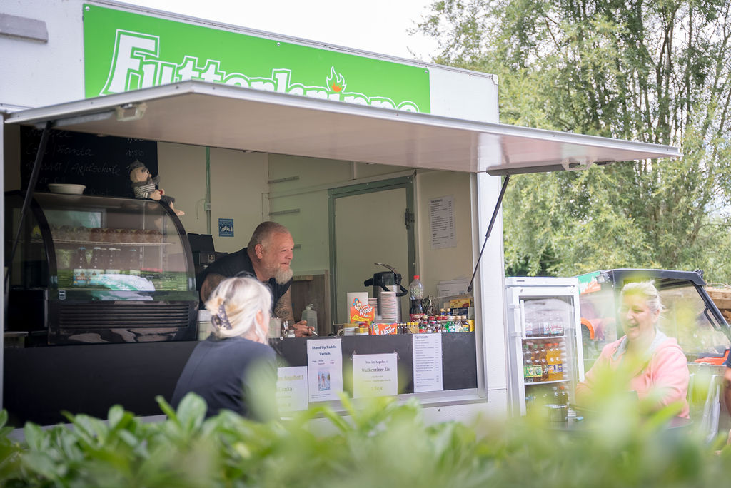 Futterkrippe-am-See-Gäste